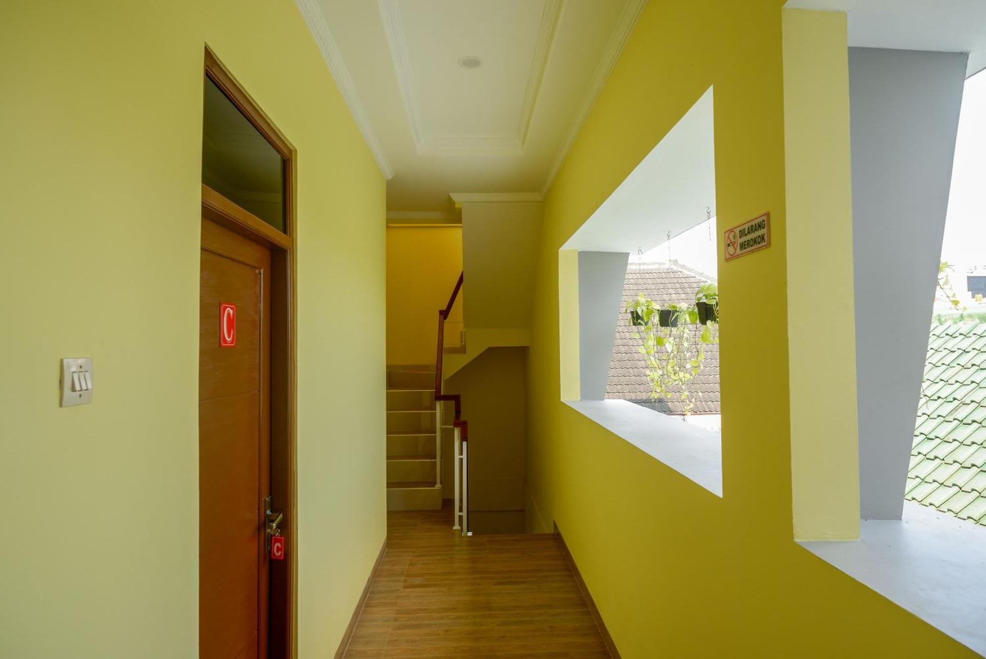 Reddoorz Near Rita Supermall Purwokerto 2 المظهر الخارجي الصورة