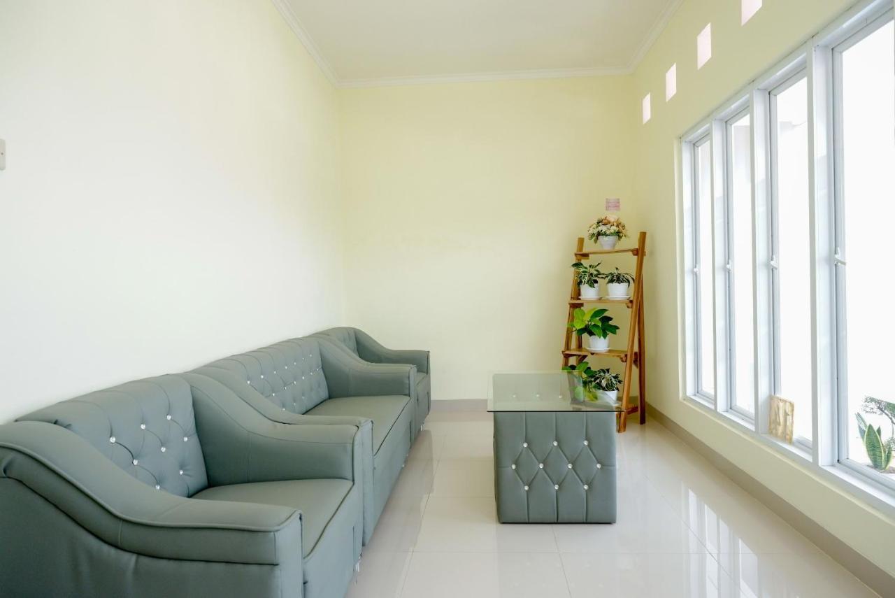 Reddoorz Near Rita Supermall Purwokerto 2 المظهر الخارجي الصورة